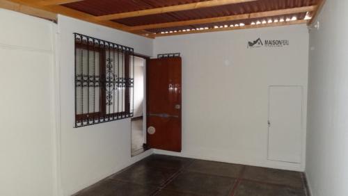 3 Cuartos, 153 m² – Alquilo Casa Tipo Departamento Barrio Medico Surquillo 109-18